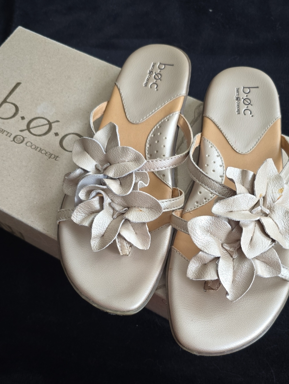 b.o.c. Pearl Champagne Floral Leather Slide Sandals - Women's